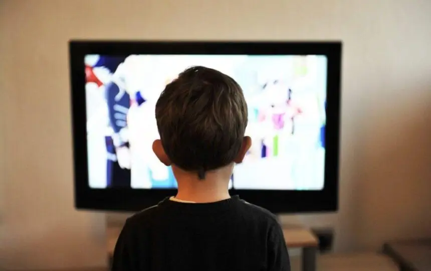 Blogujmy24.pl: Jak telewizja wpływa na dietę dziecka?, Artykuły | Dieta