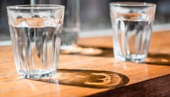 Blogujmy24.pl: Jak zachować nawodnienie w upalne dni?, Artykuły | Dieta