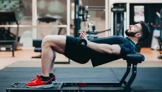 Blogujmy24.pl: Hip thrust - czym jest i jak go wykonać?, Artykuły | Hip thrust